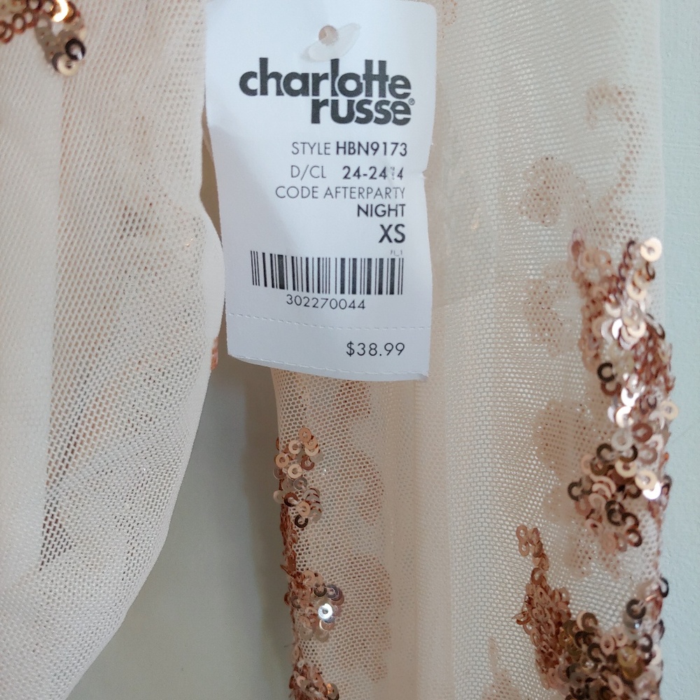 Clothes - Picture 3 of 5
